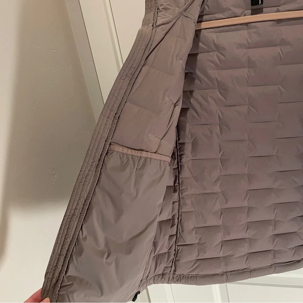 Mountain Hardwear Women's Hooded Puffer Jacket - Dusty Mauve - Picture 9 of 13